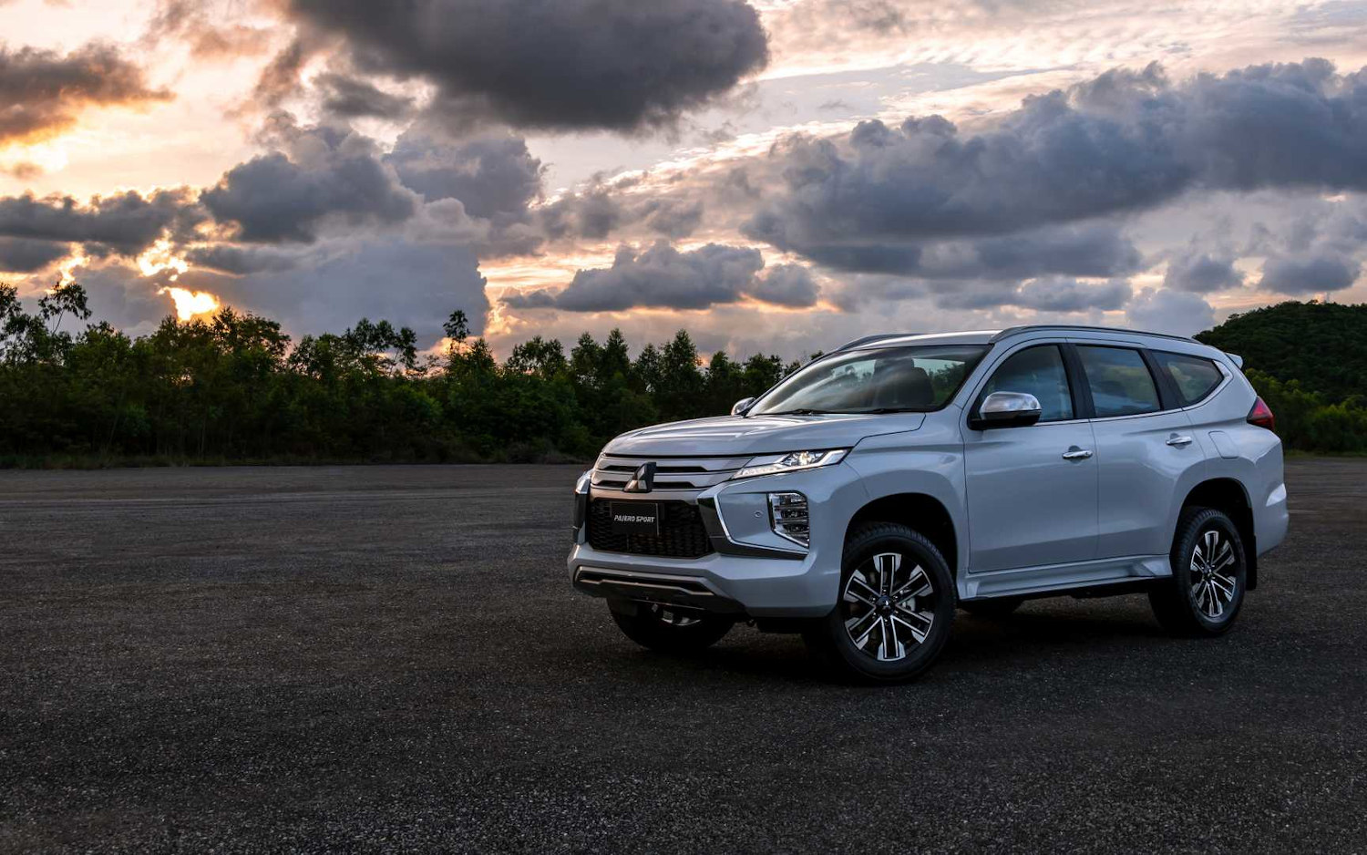  Mitsubishi  Pajero  Sport  GT Premium 2020 SUV Drive